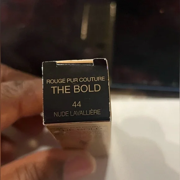 YSL Rouge Pur Couture “The Bold” Lipstick - Nude Lavalliere (Soft Rose Gold) - Picture 6 of 9